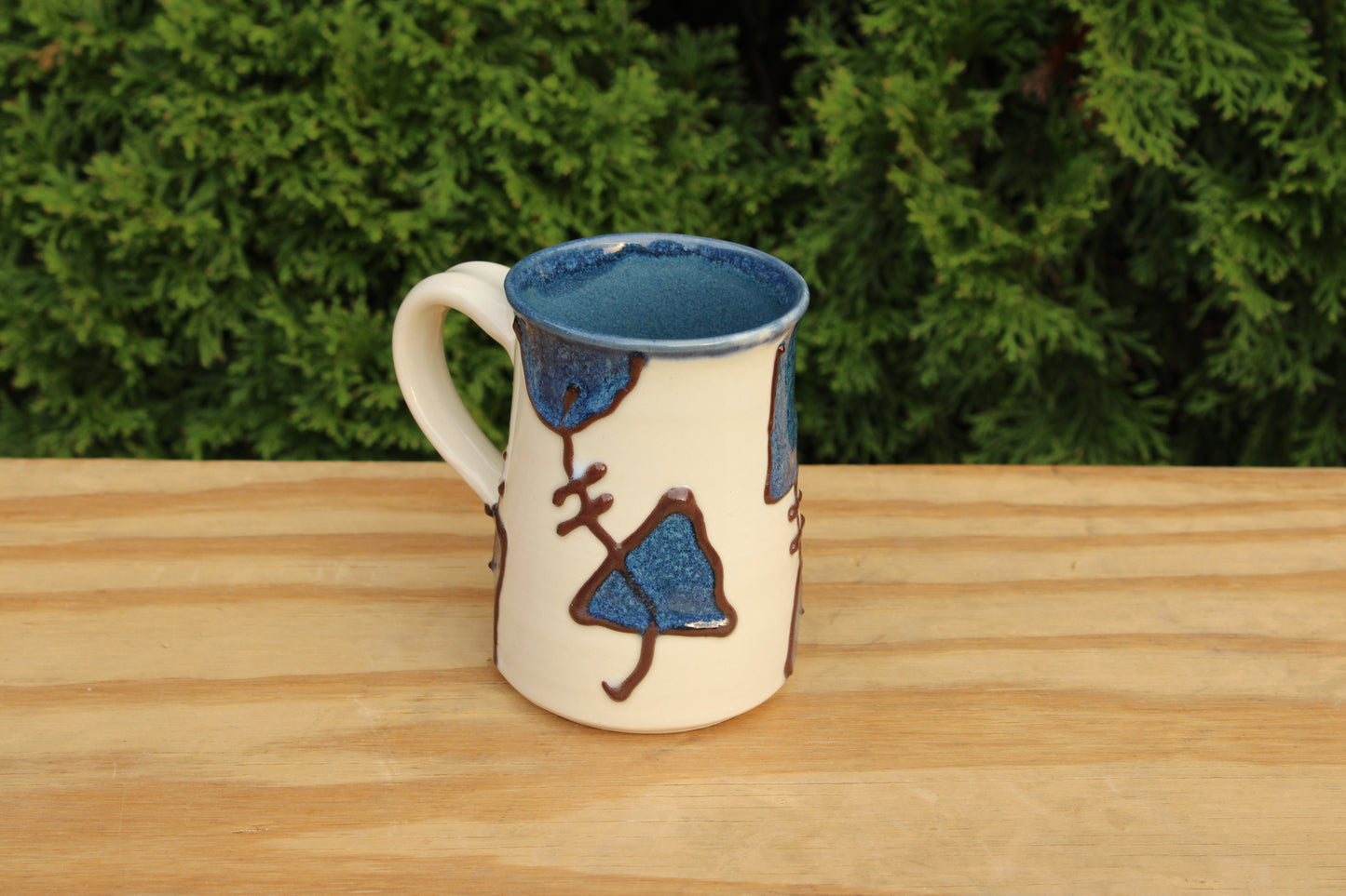 Slip Trailed Mug 55