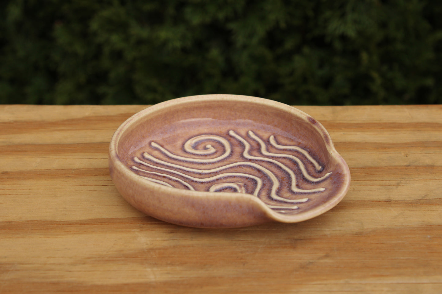 Slip Trailed Spoon Rest 25