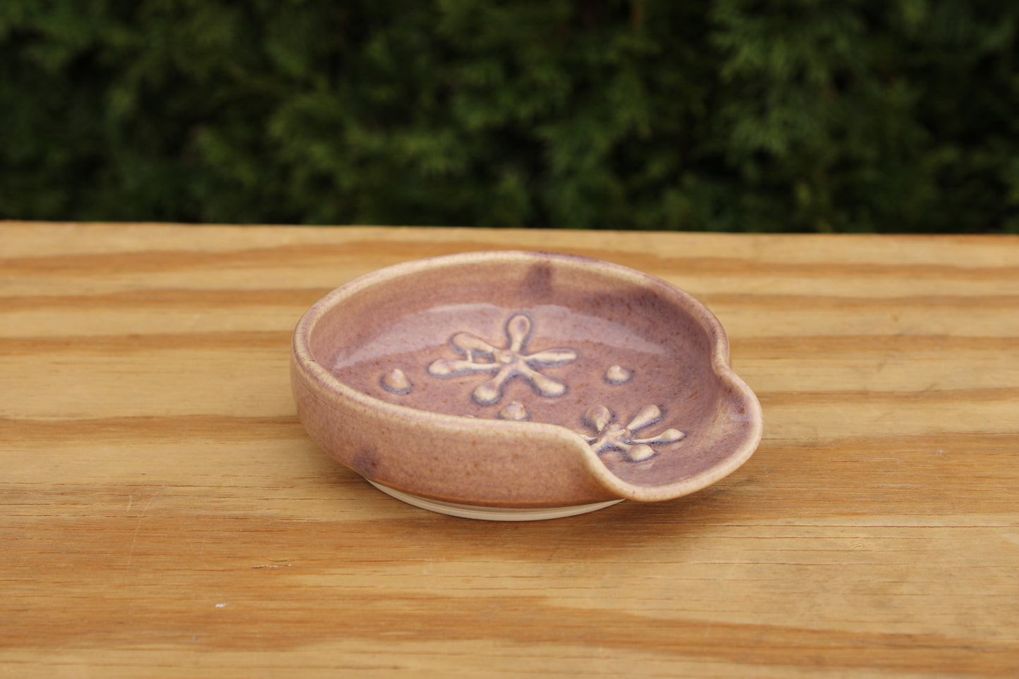 Slip Trailed Spoon Rest 26