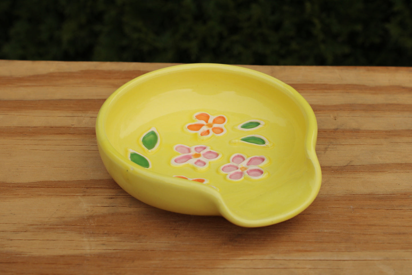 Slip Trailed Spoon Rest 32