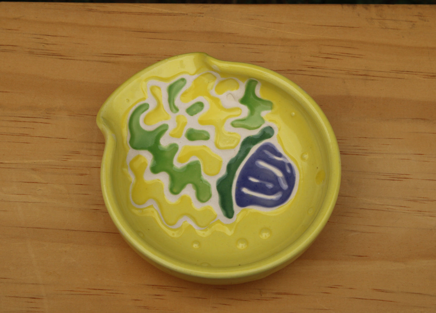 Slip Trailed Spoon Rest 16