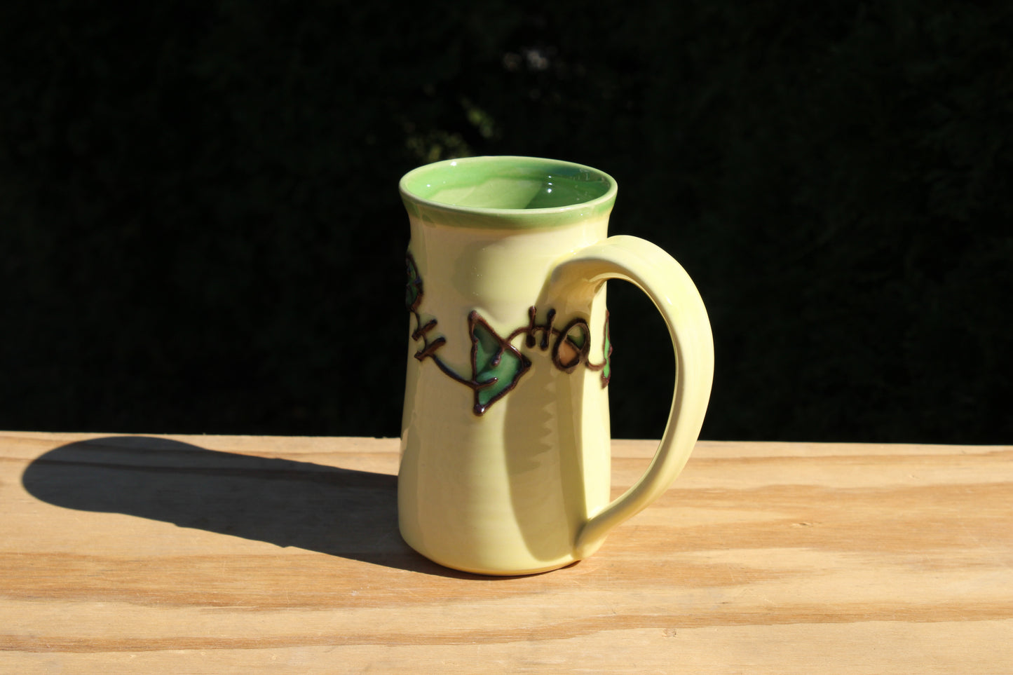 Slip Trailed Mug 70