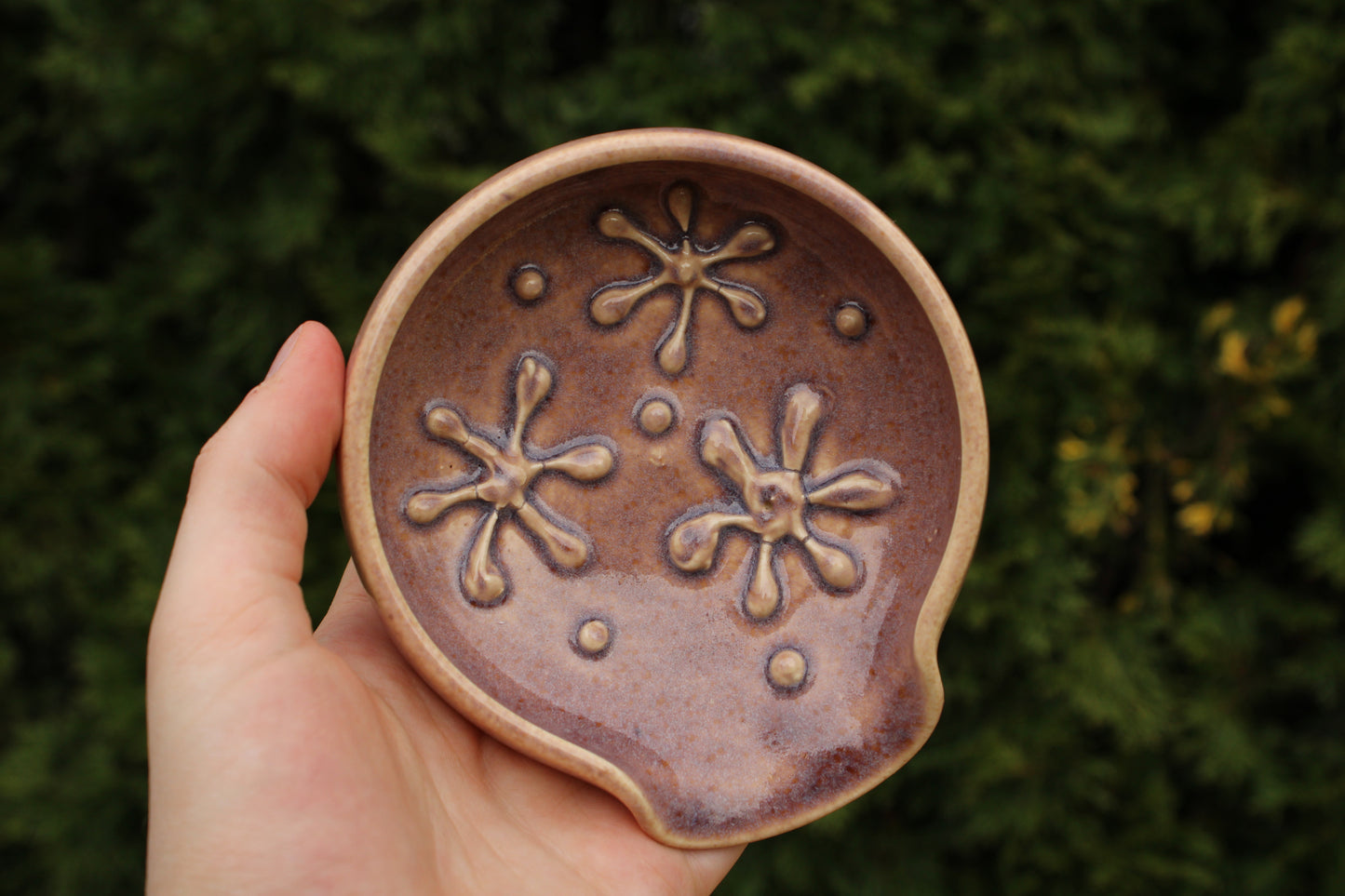 Slip Trailed Spoon Rest 33