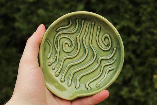 Slip Trailed Spoon Rest 36