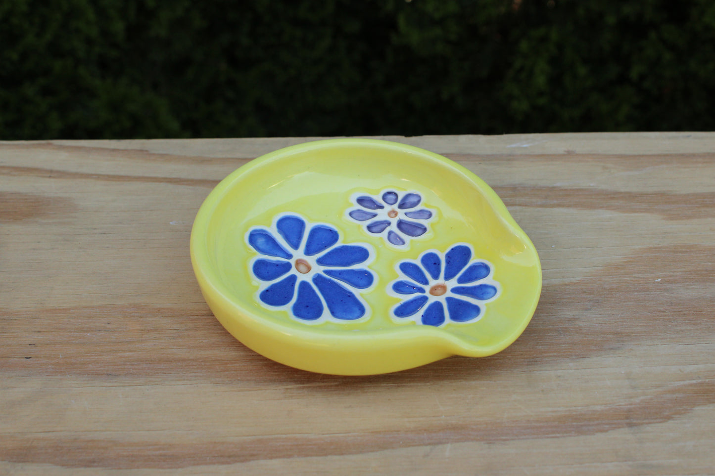 Slip Trailed Spoon Rest 45