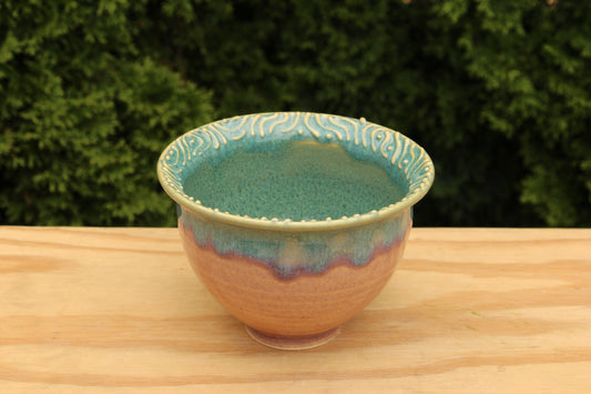 Porcelain Slip Trailed Bowl 25