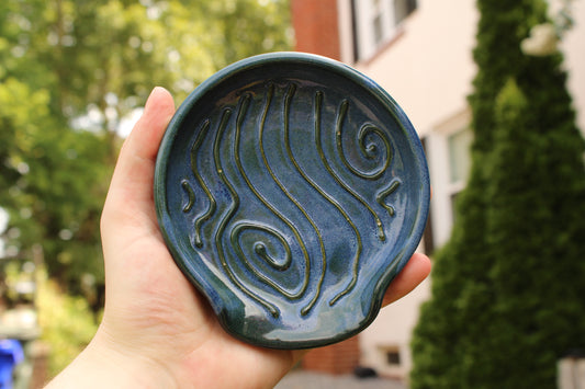 Slip Trailed Spoon Rest 62